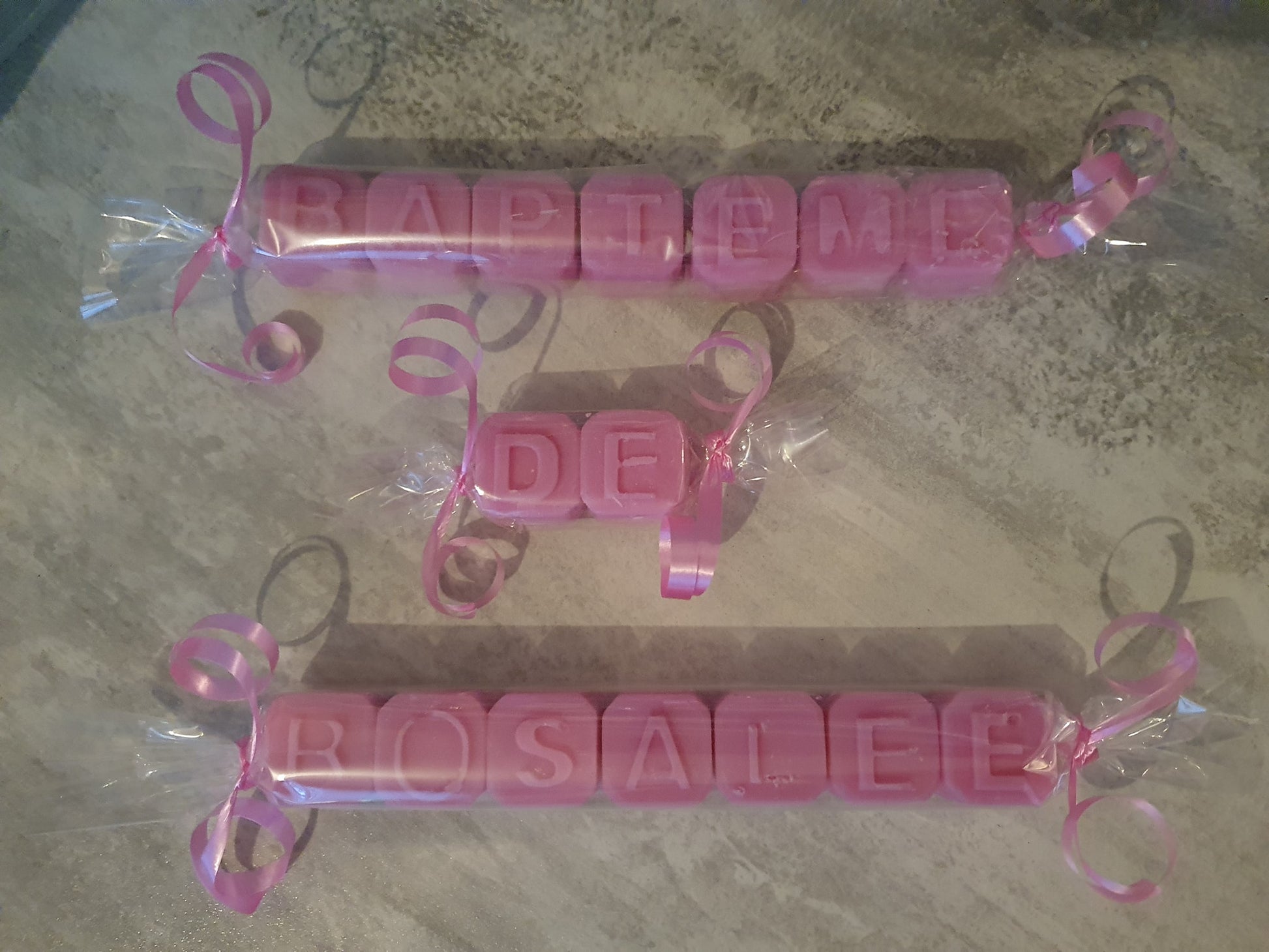 Mots fondants parfumés pour décorer vos tables lors de vos évènements.